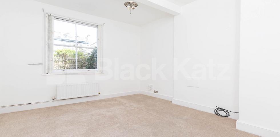 Spacious modern one bed garden flat within mins to tube & shops Marlborough Road, Upper Holloway